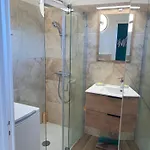 Apartment Grand T2 Climatise Avec Parking A 7 Min Des Thermes Vue Chateau *