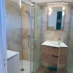 Apartment Grand T2 Climatise Avec Parking A 7 Min Des Thermes Vue Chateau