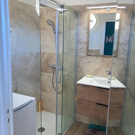 Lejlighed Grand T2 Climatise Avec Parking A 7 Min Des Thermes Vue Chateau *